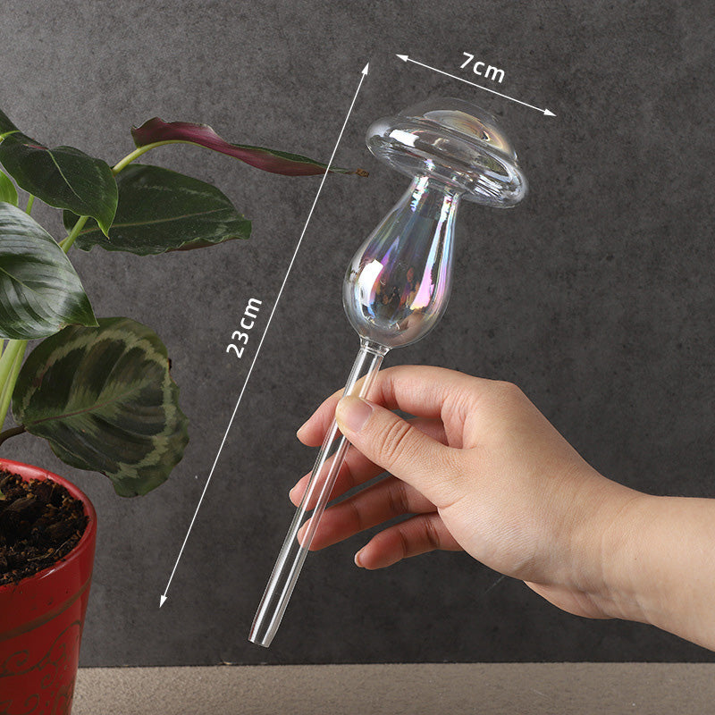 Fargerik soppvanningskanne/fargerikt automatisk vanningssystem laget av glass