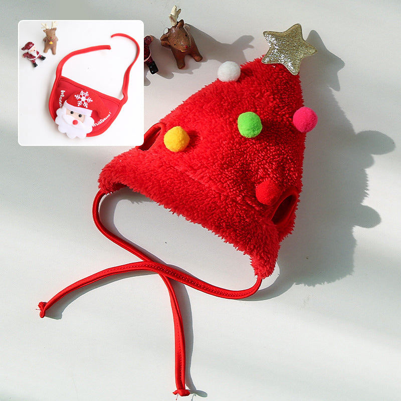 Bedårende lue med pom-pom på juletreet