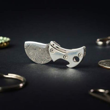 Kompakt flaskeåpner i titan og EDC-kniv